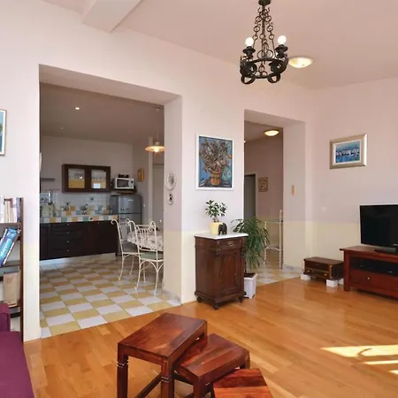 3 Bedroom Nice In Apartment