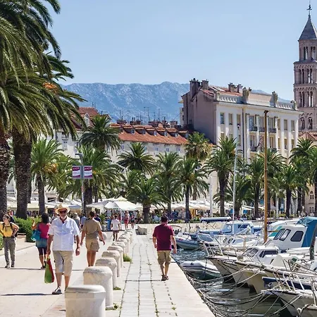 Apartment 3 Bedroom Nice In Split